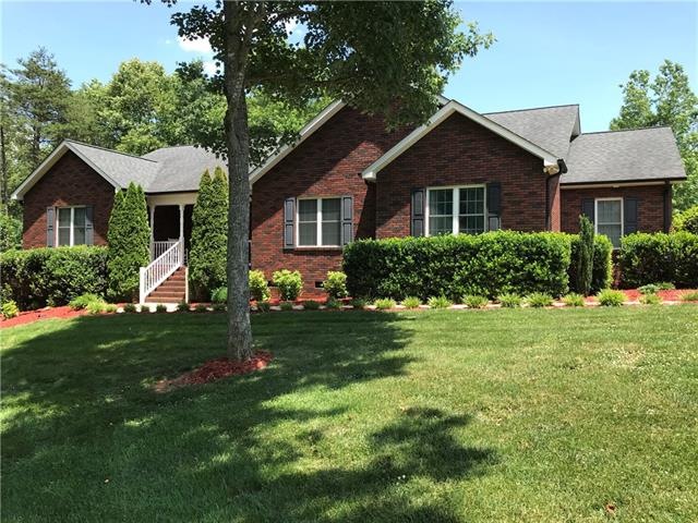 170 Barringer Dr, Statesville, NC 28625 - photo 1