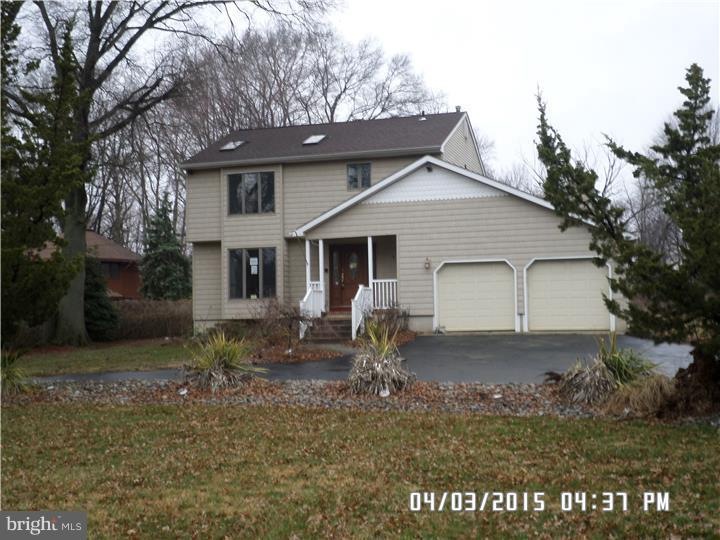 211 Hooton Rd, Mount Laurel, NJ 08054 - photo 1