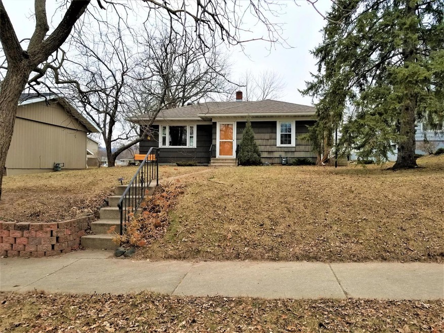 320 6th Ave N2