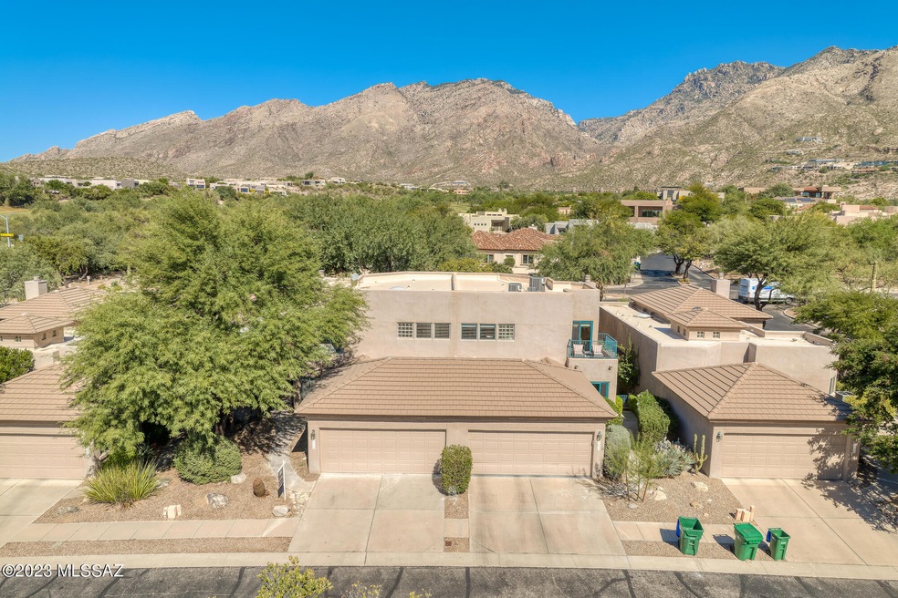 6074 N Running Deer Circle