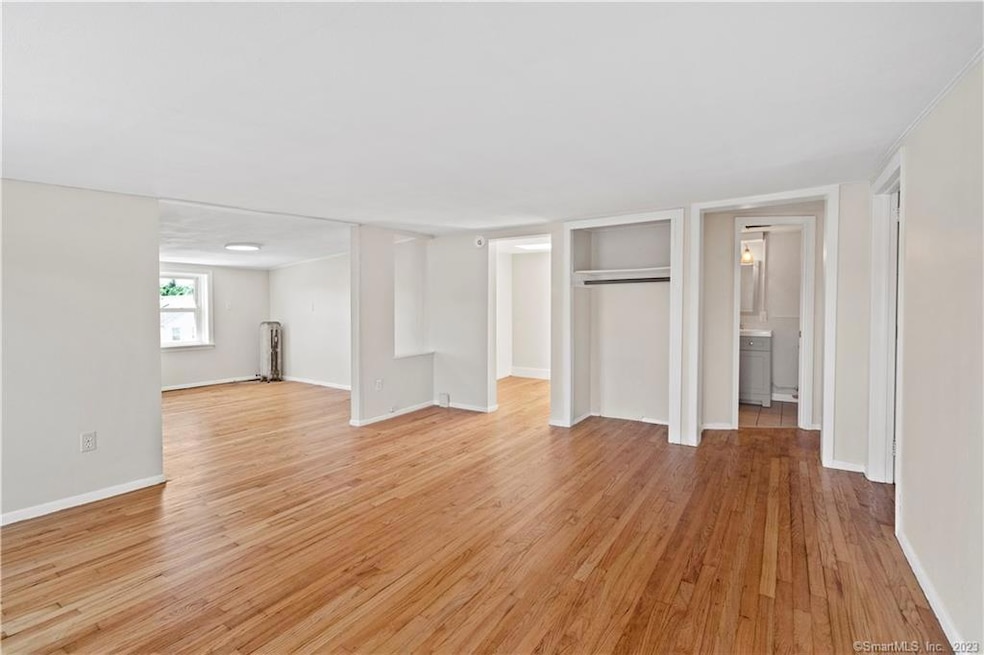 546 Chapel St unit 4, New Haven, CT 06511 - photo 1