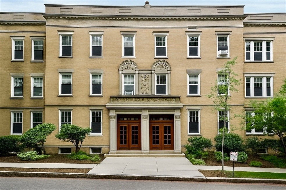 50 Marshal St unit C, Brookline, MA 02446 - photo 1