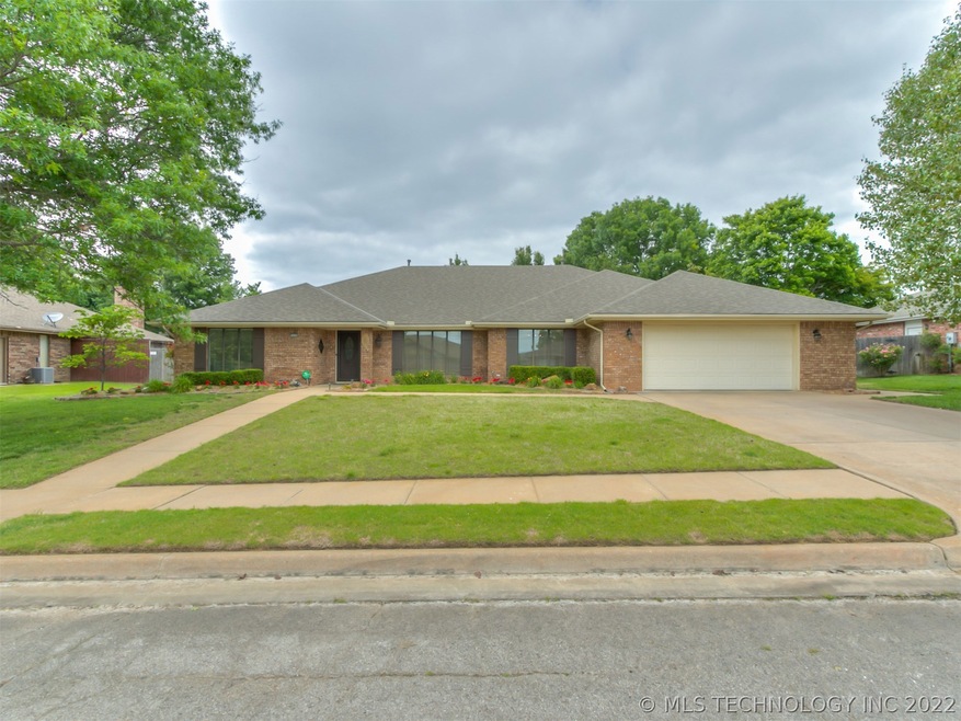 2608 Kensington Way, Bartlesville, OK 74006 - photo 1