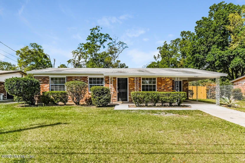 5562 Enchanted Dr, Jacksonville, FL 32244 - photo 1