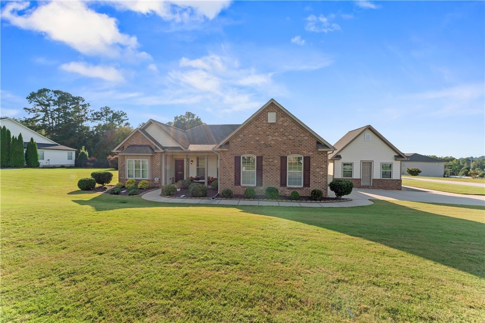 1003 Hillcrest Ct, Anderson, SC 29621 - photo 1