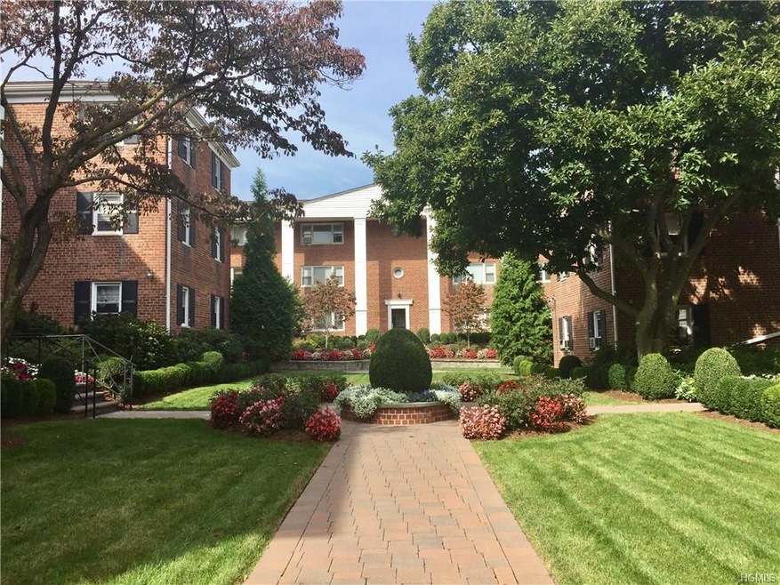 1825 Palmer Ave unit 1F, Larchmont, NY 10538 - photo 1