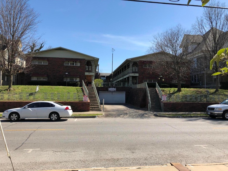 926-936 E Walnut