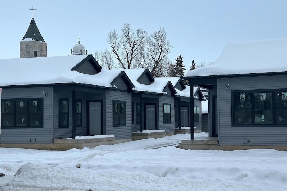 808 Clay St, Cedar Falls, IA 50613 - photo 1