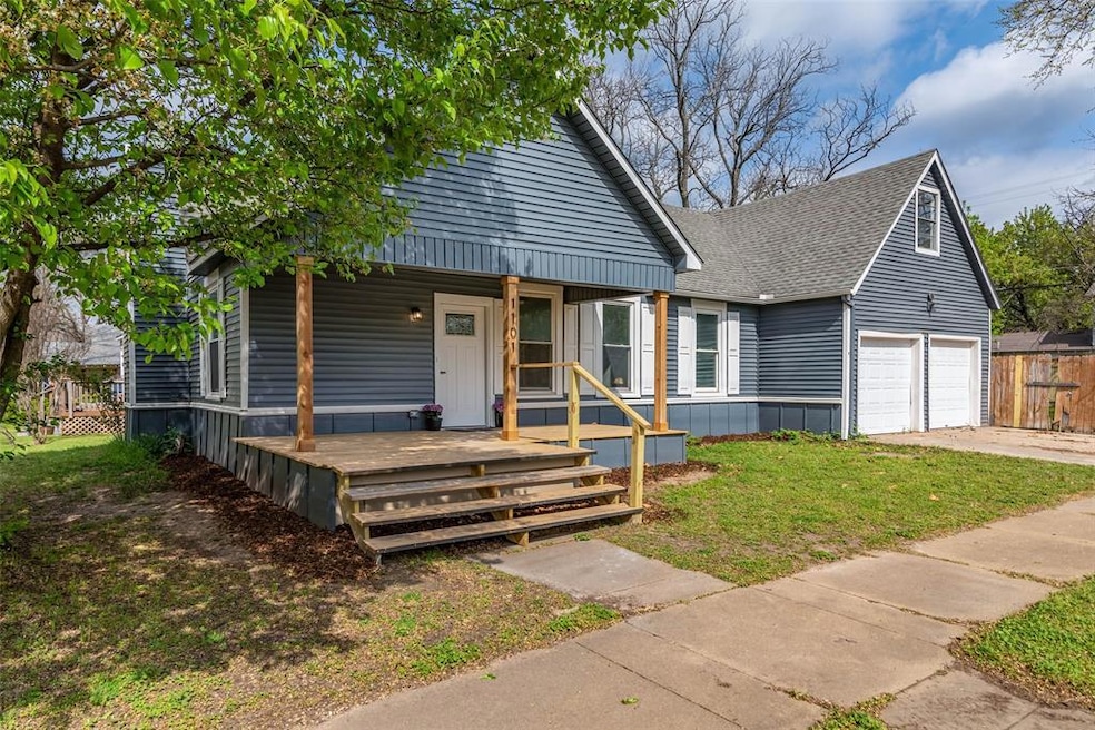 1101 W Crawford St, Denison, TX 75020 - photo 1