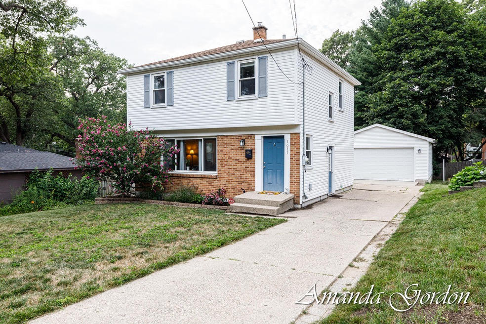 1611 Evergreen St-3