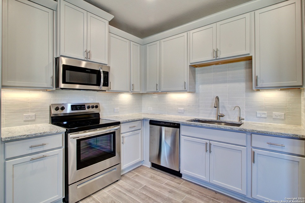 865 Farmhouse Trail, New Braunfels, TX 78130 - photo 1