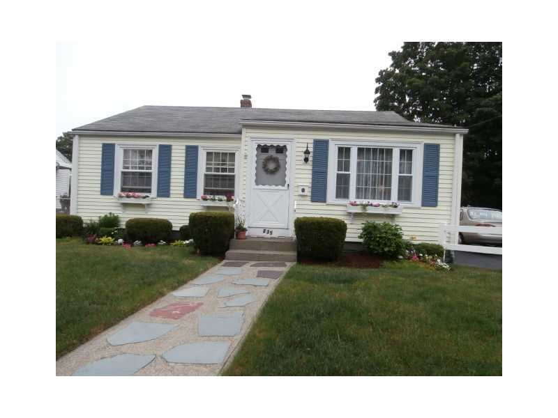 235 Baxter St, Pawtucket, RI 02861 - photo 1