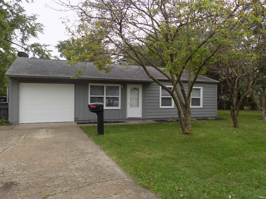 423 E Hubbard Ave, Elkhart, IN 46516 - photo 1