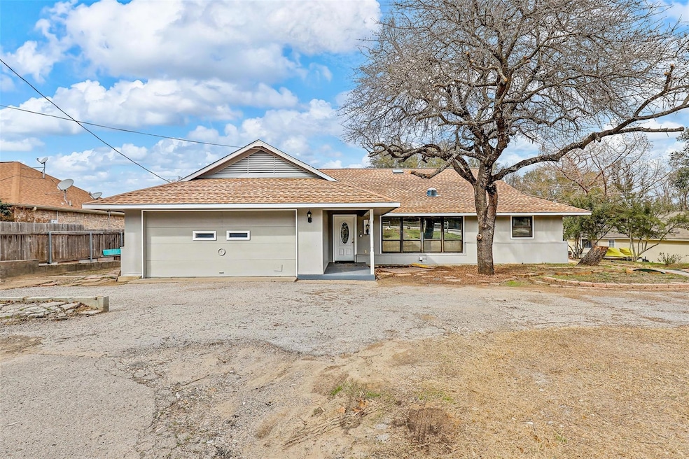 11996 Younger Ct, Azle, TX 76020 - photo 1