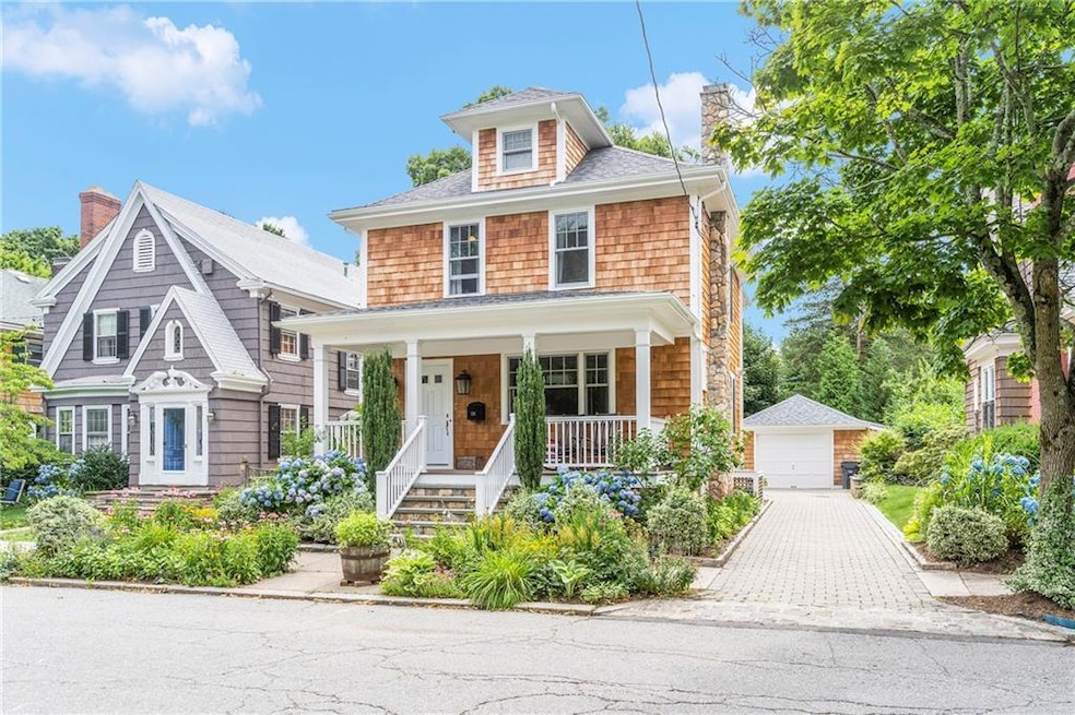 131 Lorimer Ave, Providence, RI 02906 - photo 1