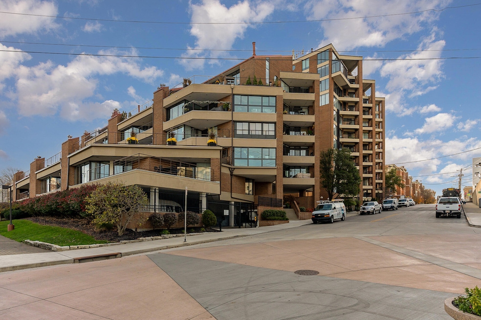 1 Riverside Place, 301, Covington, KY