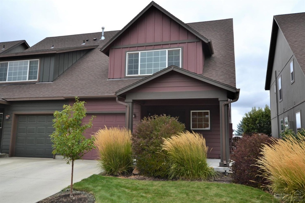 2846 SW Indian Cir, Redmond, OR 97756 - photo 1