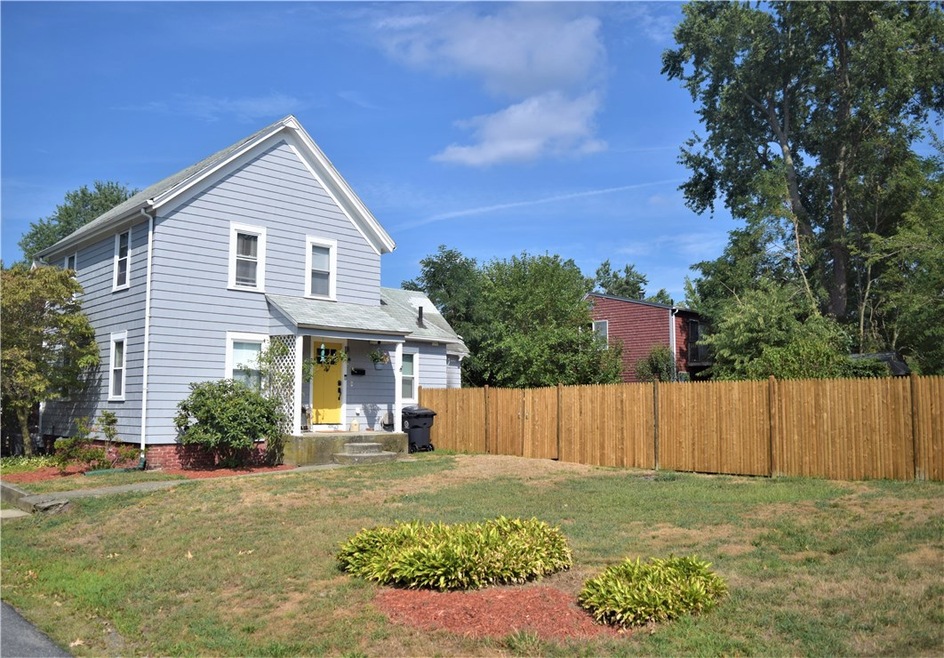 27 Knowlton St, Riverside, RI 02915 - photo 1