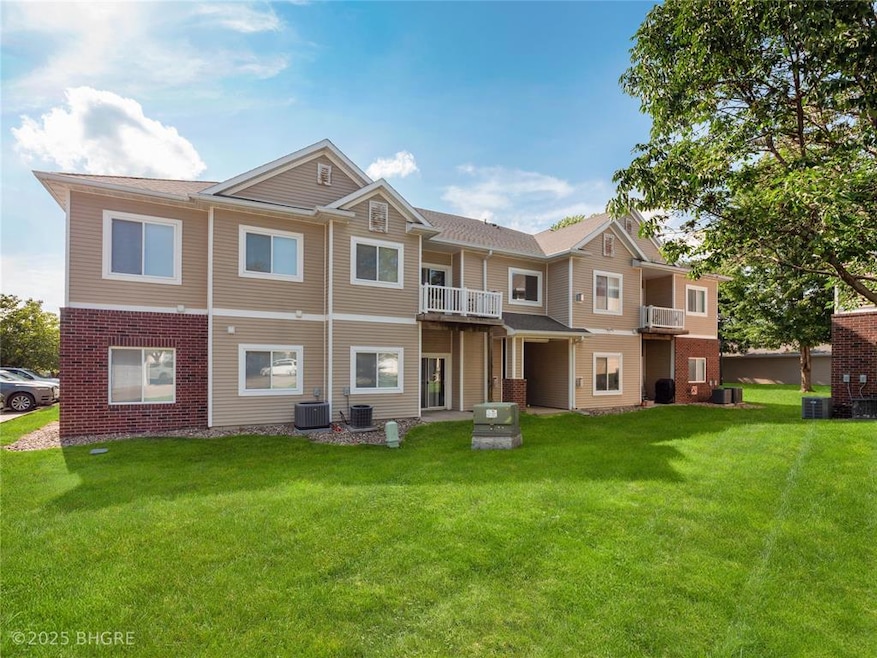 1108 N 6th St unit 45, Indianola, IA 50125 - photo 1