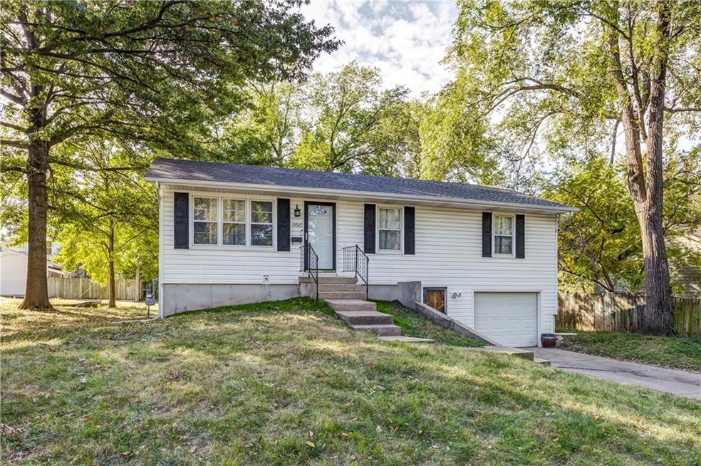 10805 W 57th Terrace, Shawnee, KS 66203 - photo 1