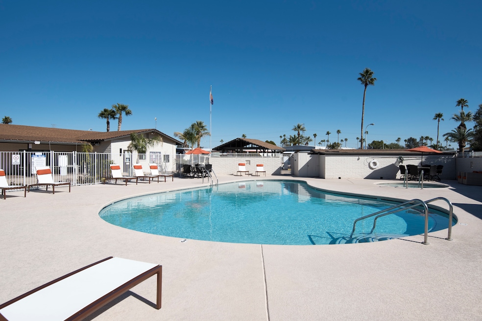 305 S Val Vista Dr unit 4, Mesa, AZ 85204 - photo 1