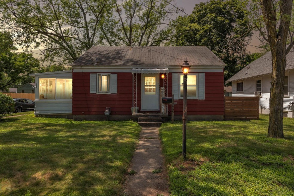 01-4665 Walton Ave-WindowStill-Real