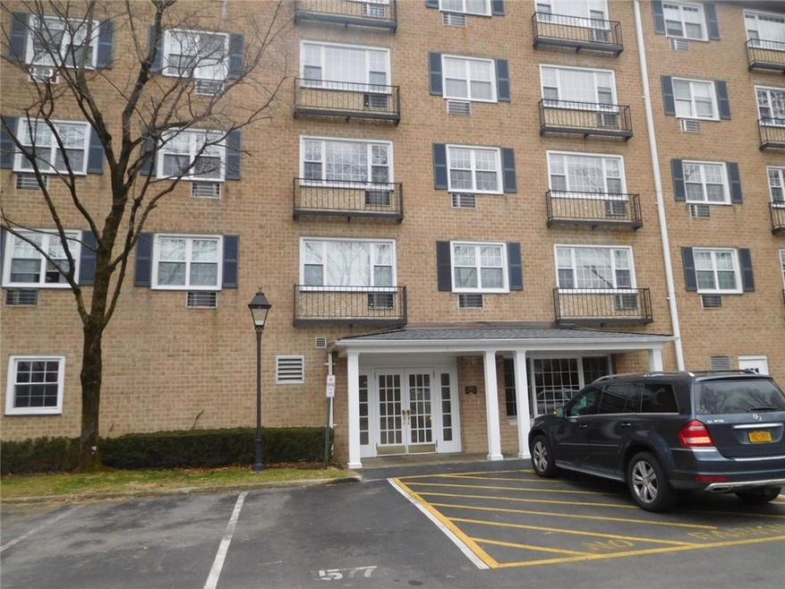Consulate on the Park unit 4-E, Tuckahoe, NY 10707 - photo 1