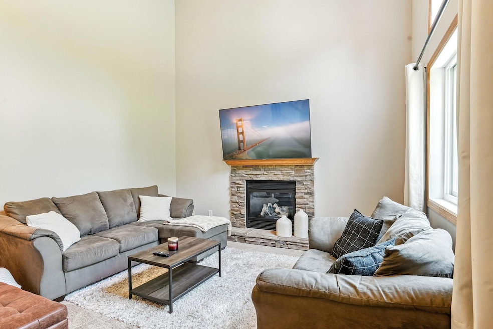 Discover relaxation and peaceful living at this charming 2-bedroom, 2-bathroom townhome ideally situated in the Settler's Glen neighborhood.