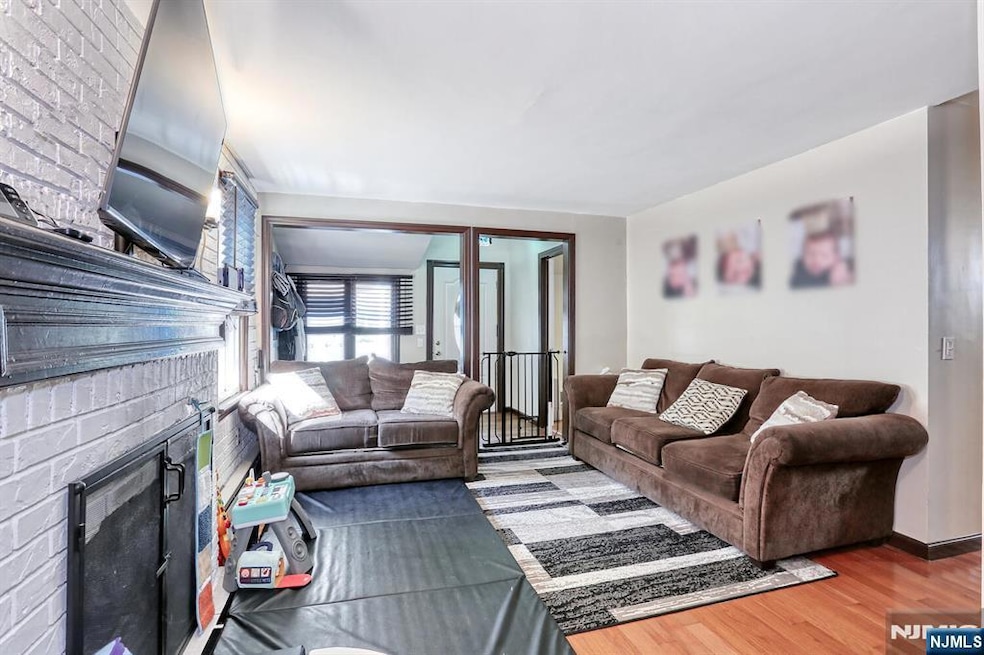 40 Longview Ave, Lake Hiawatha, NJ 07034 - photo 1