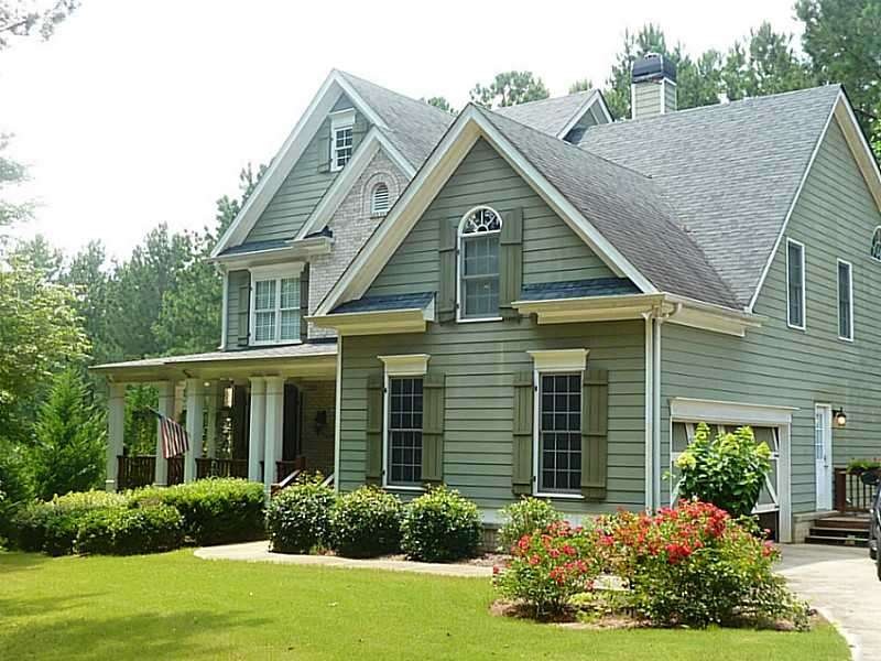 Exterior Front. Great curb appeal and low maintena