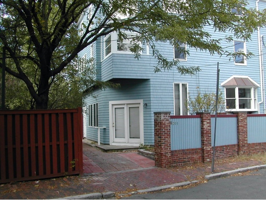 201 Clark St, Cambridge, MA 02139 - photo 1
