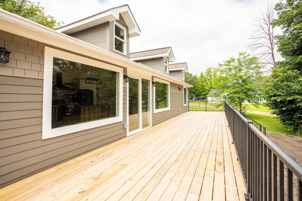 For Sale $747,500 • Co-Listing Agent
