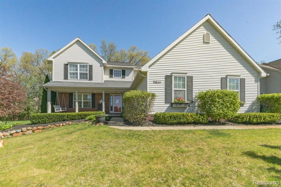 9855 Viewcrest Court