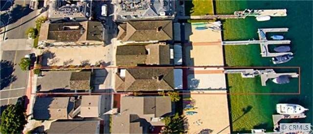 The line around the properties is just a represent