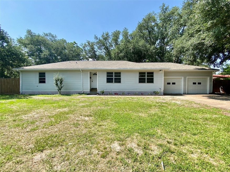 4212 Doris St, Bay City, TX 77414 - photo 1