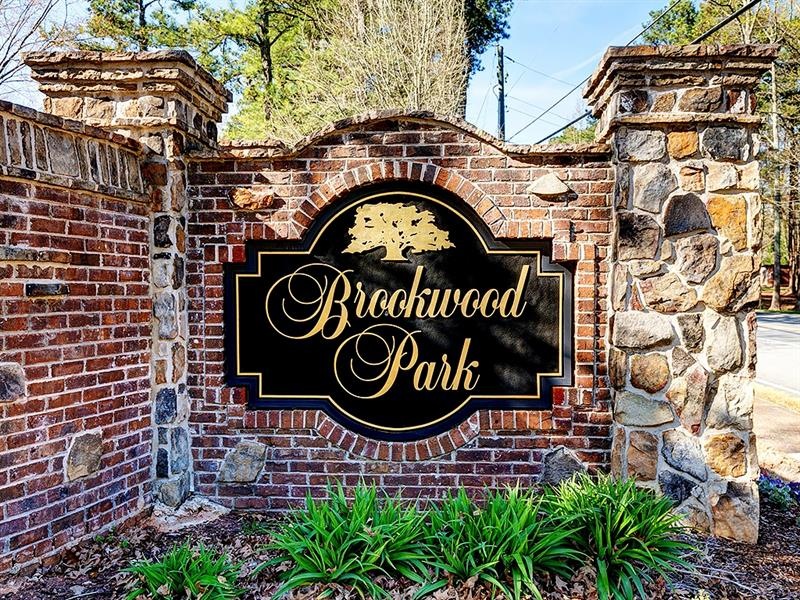 Cherished Brookwood Park, Large Traditional Crafts