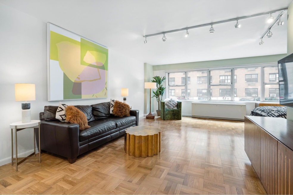 136 E 56th St unit 2G, New York, NY 10022 - photo 1