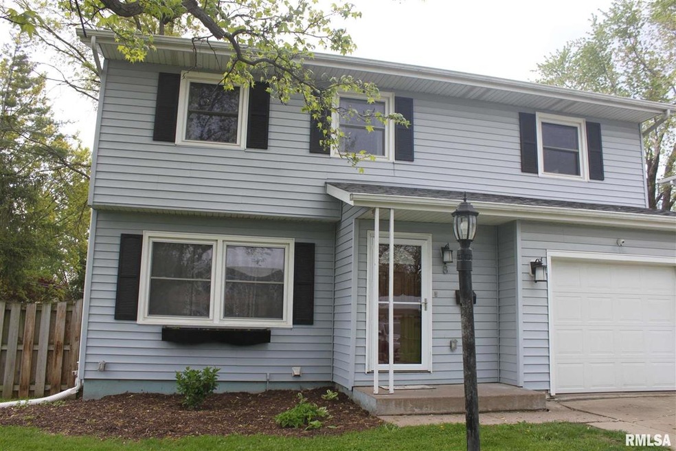 8 W 42nd Street Ct, Davenport, IA 52806 - photo 1