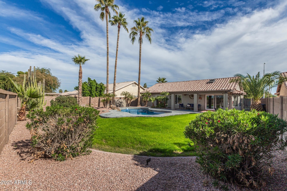 840 S Pineview Dr, Chandler, AZ 85226 - photo 1