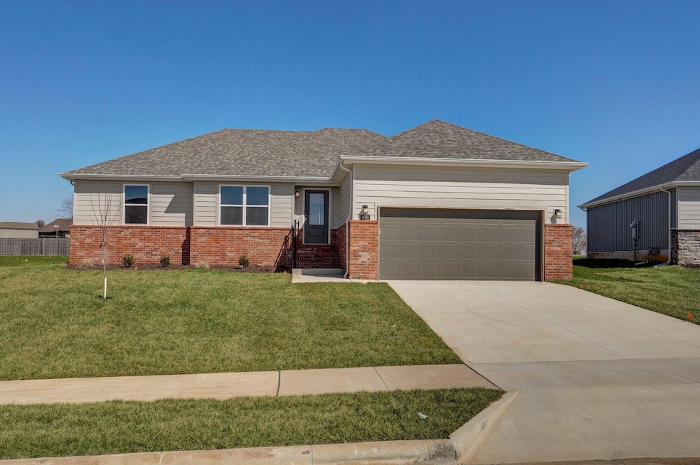 1693 E Macon St