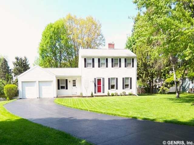 Exterior Front Welcome to 14 Thornwood Circle!