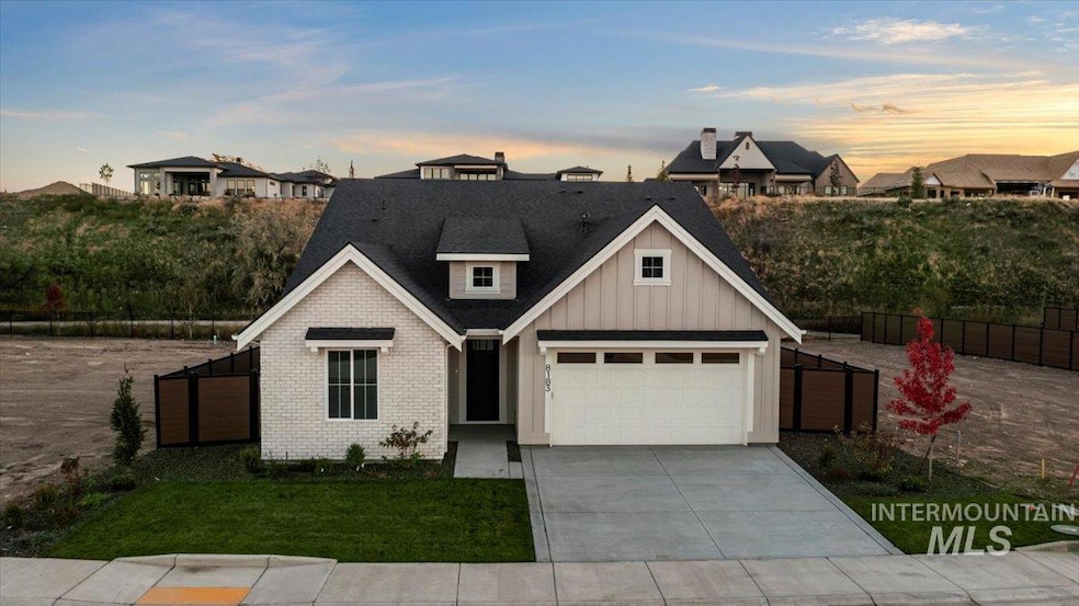 For Sale $614,900 • Co-Listing Agent