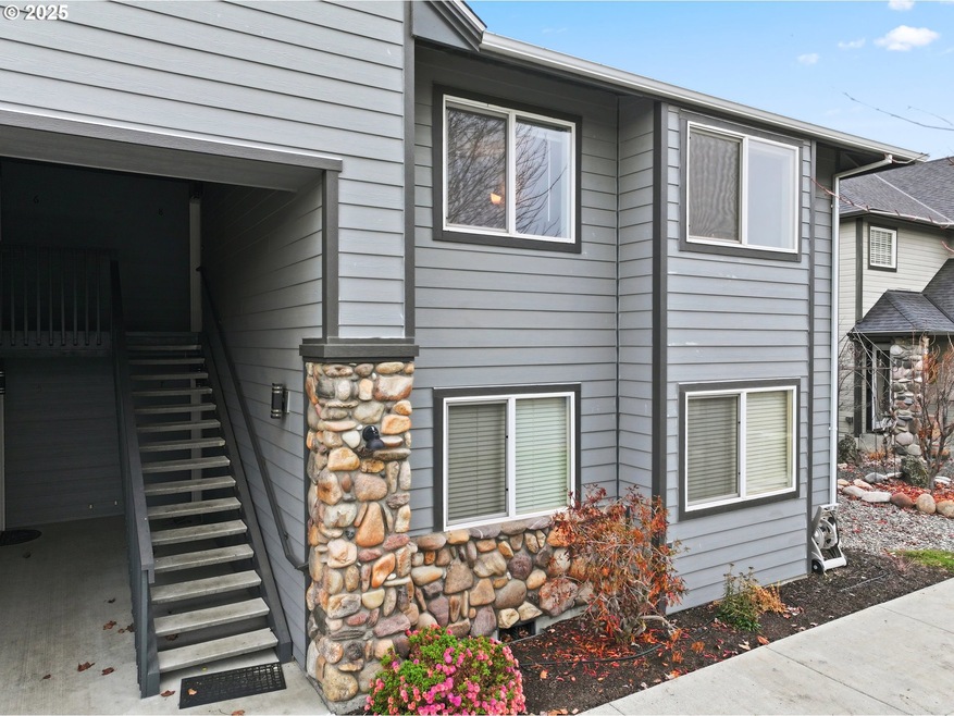260 Lone Pine Ln unit 8, the Dalles, OR 97058 - photo 1