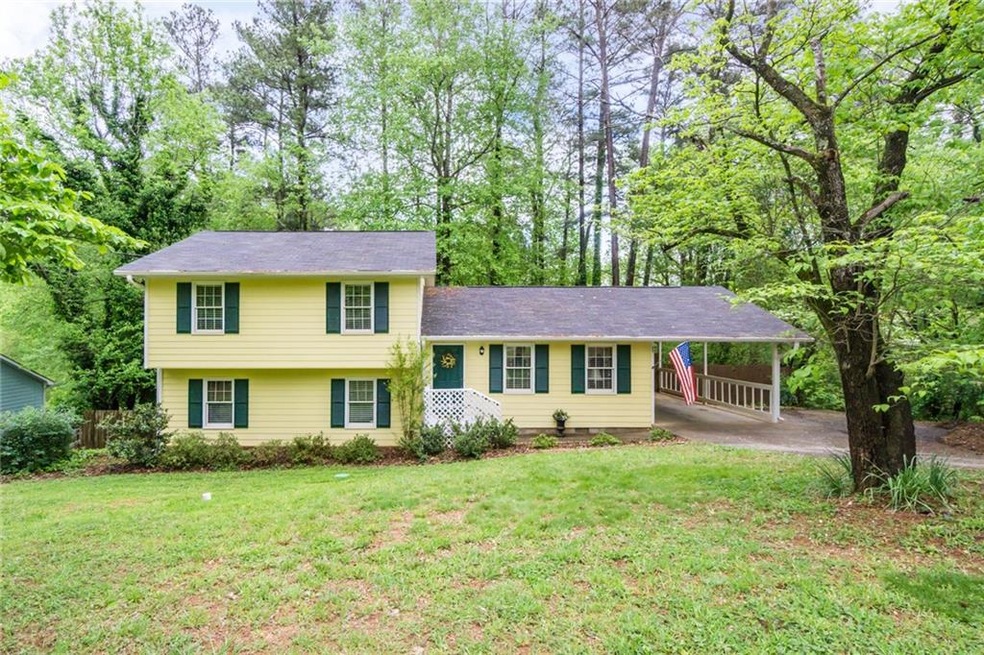 Beautiful split level located just minutes from Do