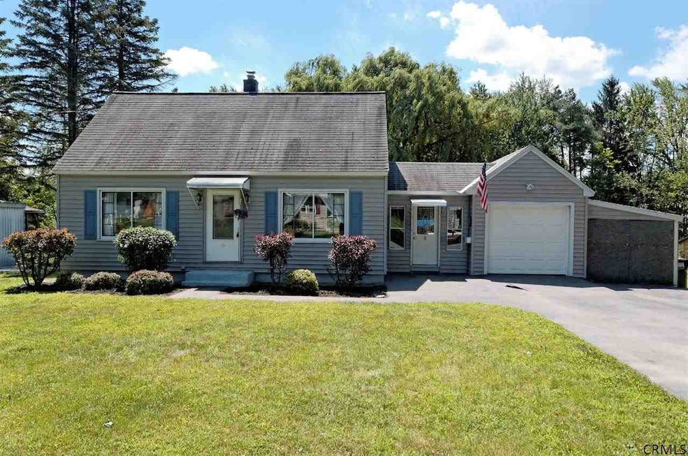 8 Weise Rd, Schenectady, NY 12302 - photo 1