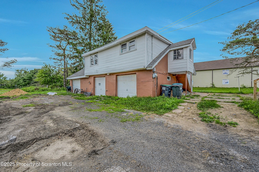 664 Laurel Dr unit Rear, Tobyhanna, PA 18466 - photo 1
