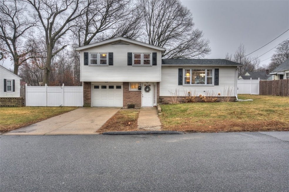 24 Gleason St, Cranston, RI 02910 - photo 1