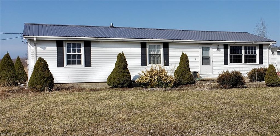 5271 Hilldom Rd, Pierpont, OH 44082 - photo 1