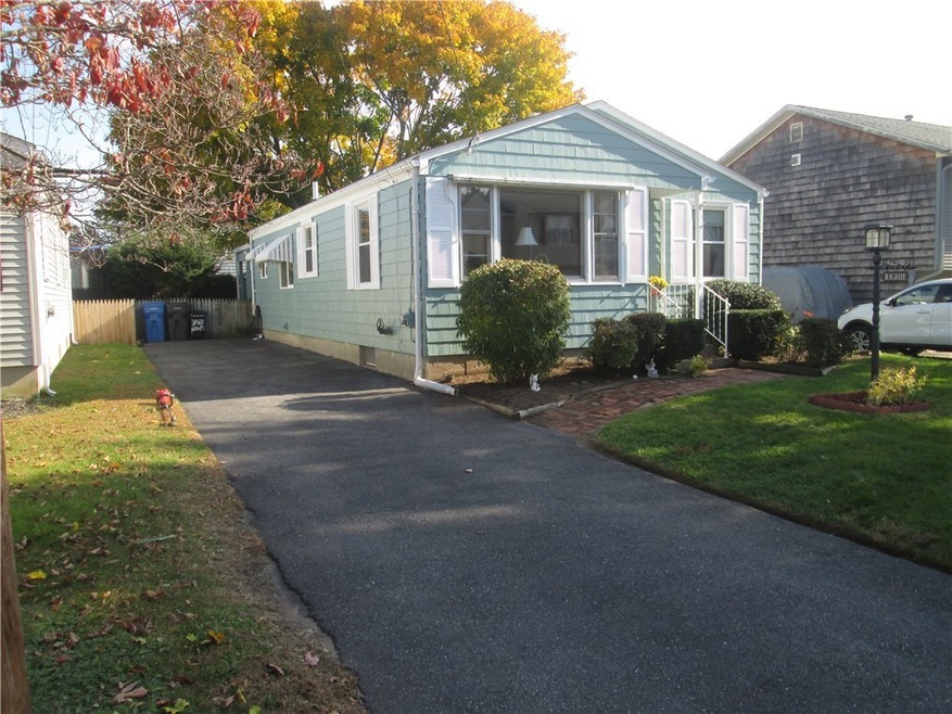 FRONT/SIDE OF HOUSE