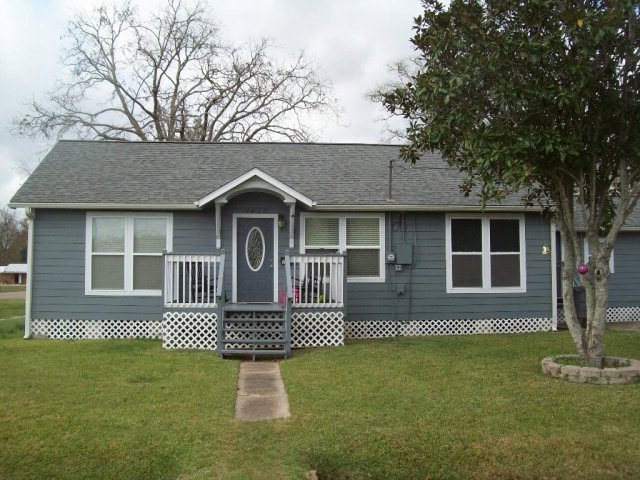 1420 Avenue L, Bay City, TX 77414 - photo 1